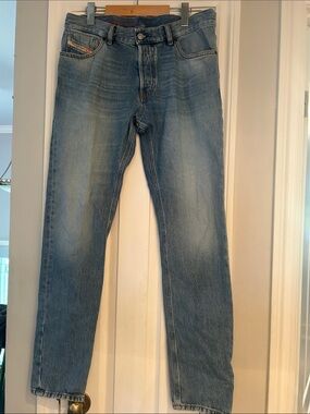 Diesel Straight Men’s Jeans in Light Blue Wash